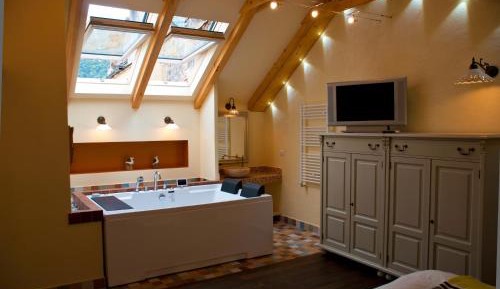 Three-Bedroom Apartment with Terrace