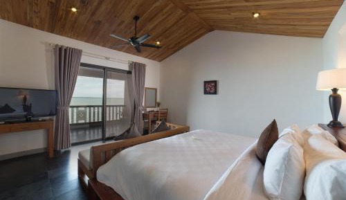 Lagoon View Deluxe with Complimentary Spa Voucher