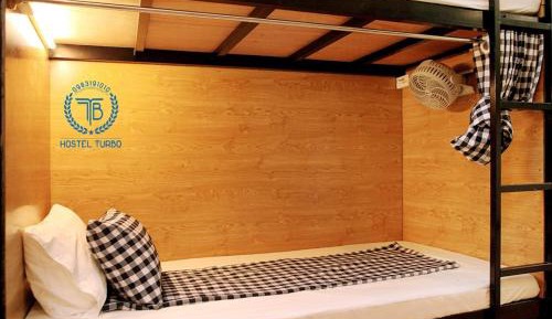 Bunk Bed in Mixed Dormitory Room