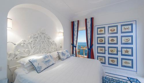 Deluxe Double Room with Terrace and Sea View