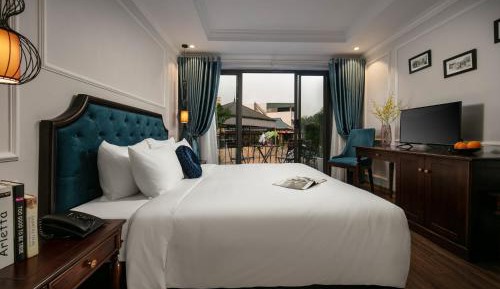 Junior Suite with Balcony