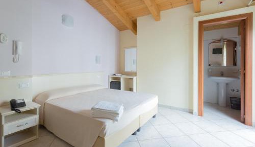 Superior Double or Twin Room with Terrace - Annex