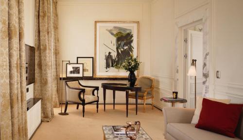 Superior King Suite