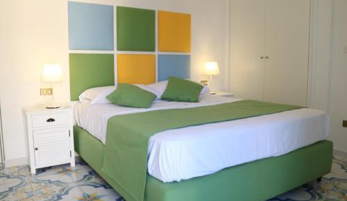 Deluxe Queen Room