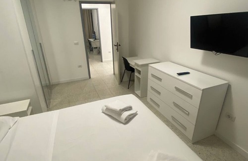 Zona XXIV Fonte Ostiense Apartment | Spazioso Appartamento Lauretino