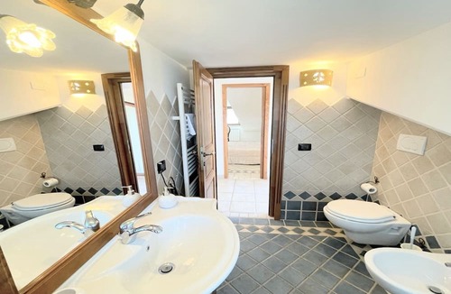 Montefiascone Villa | Lake View/exc Luxury Villa, Pool+jacuzzi/sleeps for 24