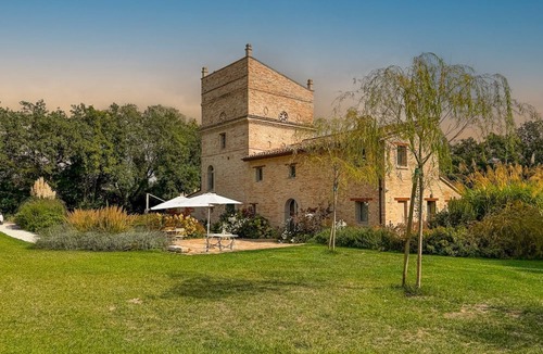Urbisaglia Villa | Villa Torre Anna: Elegance & Private Swimming Pool