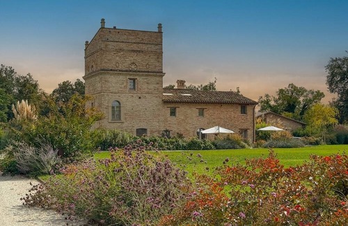 Urbisaglia Villa | Villa Torre Anna: Elegance & Private Swimming Pool