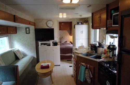 Annaka RV Rental | Coachman trailer house | For 2 people | Free d/Annaka City Gunma