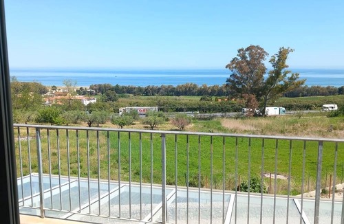 Petacciato Apartment | Apartment Beach View with Terrace