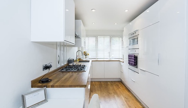 A Beautiful Luxurious 4Bedrooms 2 Bathrooms and a Guest Toilet
