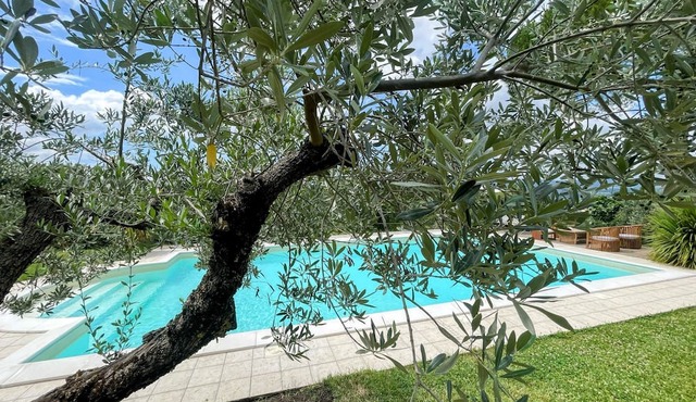 Villa Sole Vino - Montefalco/Bevagna - Sleeps 12 adults + several children.