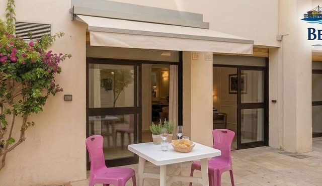 Beautiful Santa Barbara. Exclusive loft, studio apartment 4 single beds.